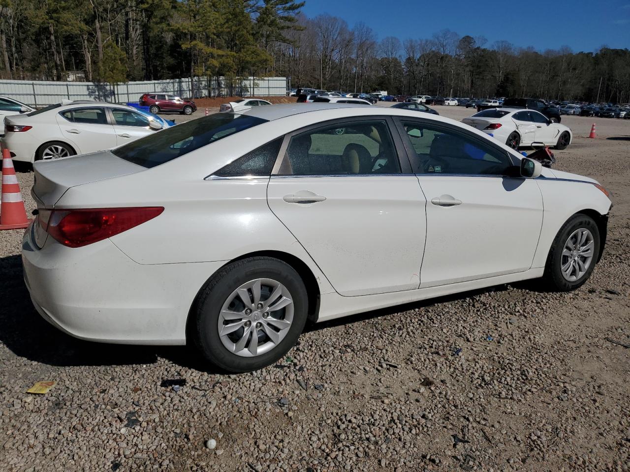 2013 Hyundai Sonata - Image 3