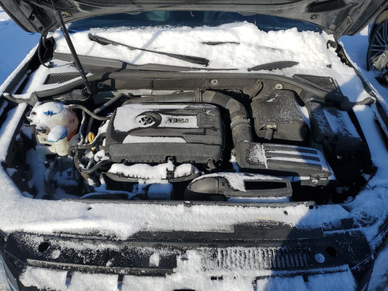 2015 Volkswagen Passat - Image 11