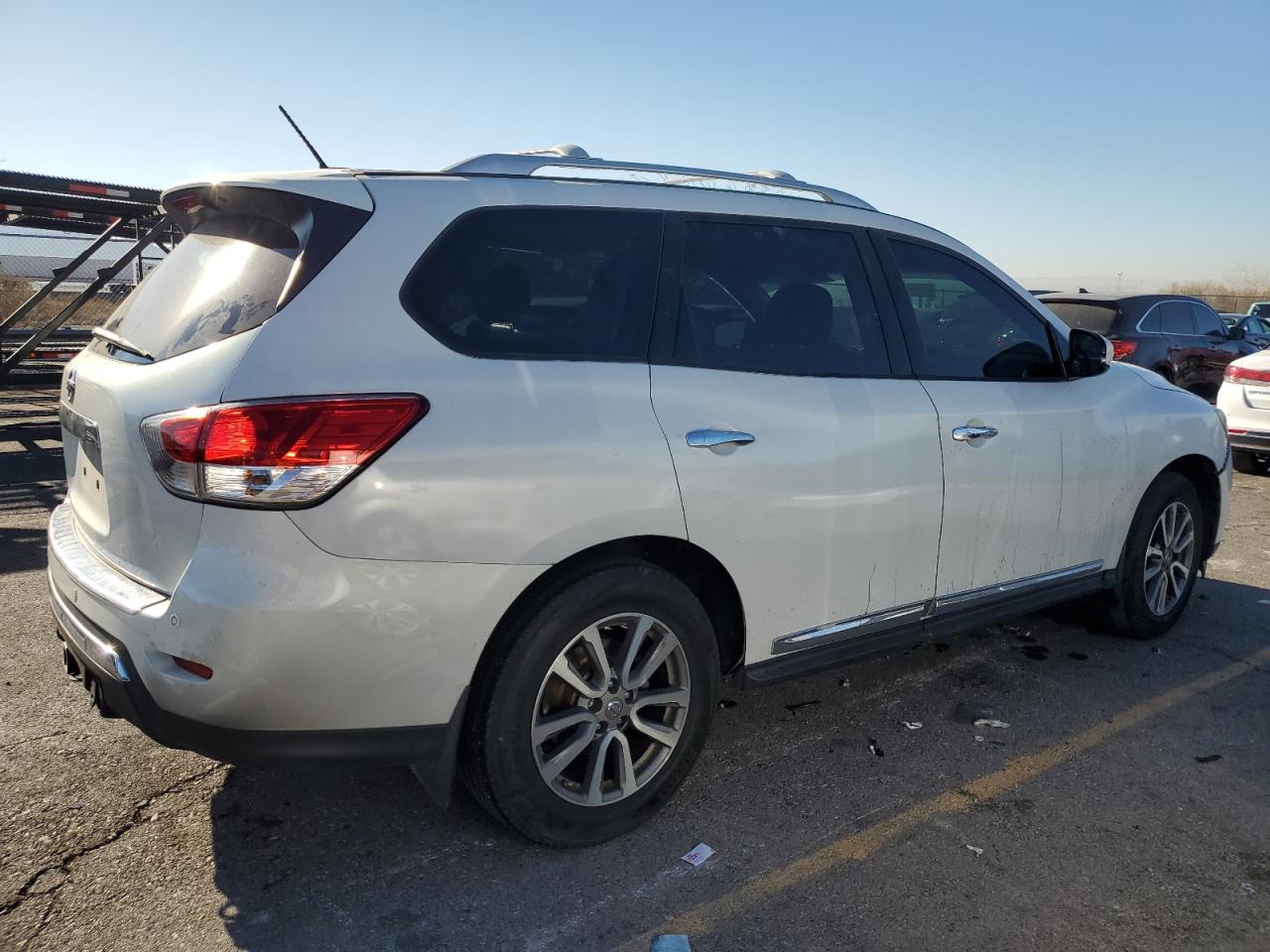 2014 Nissan Pathfinder - Image 3