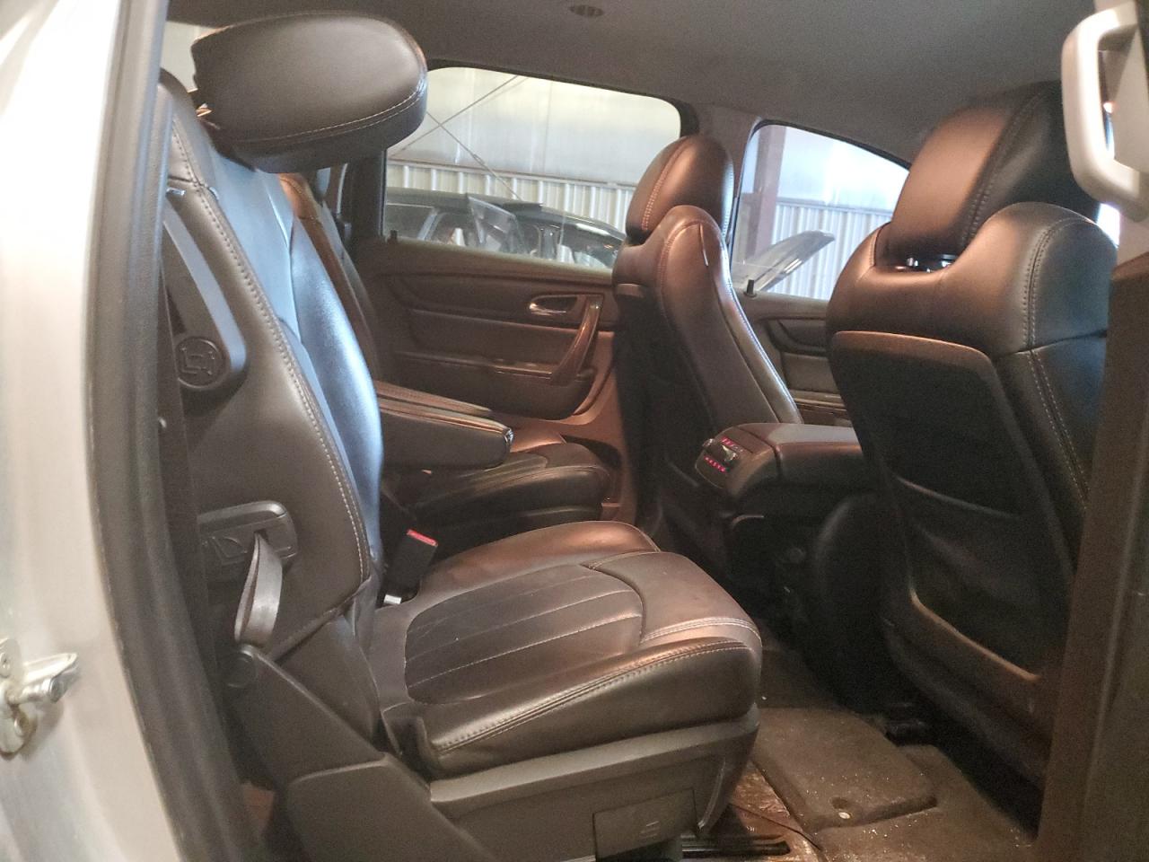 2016 GMC Acadia - Image 11