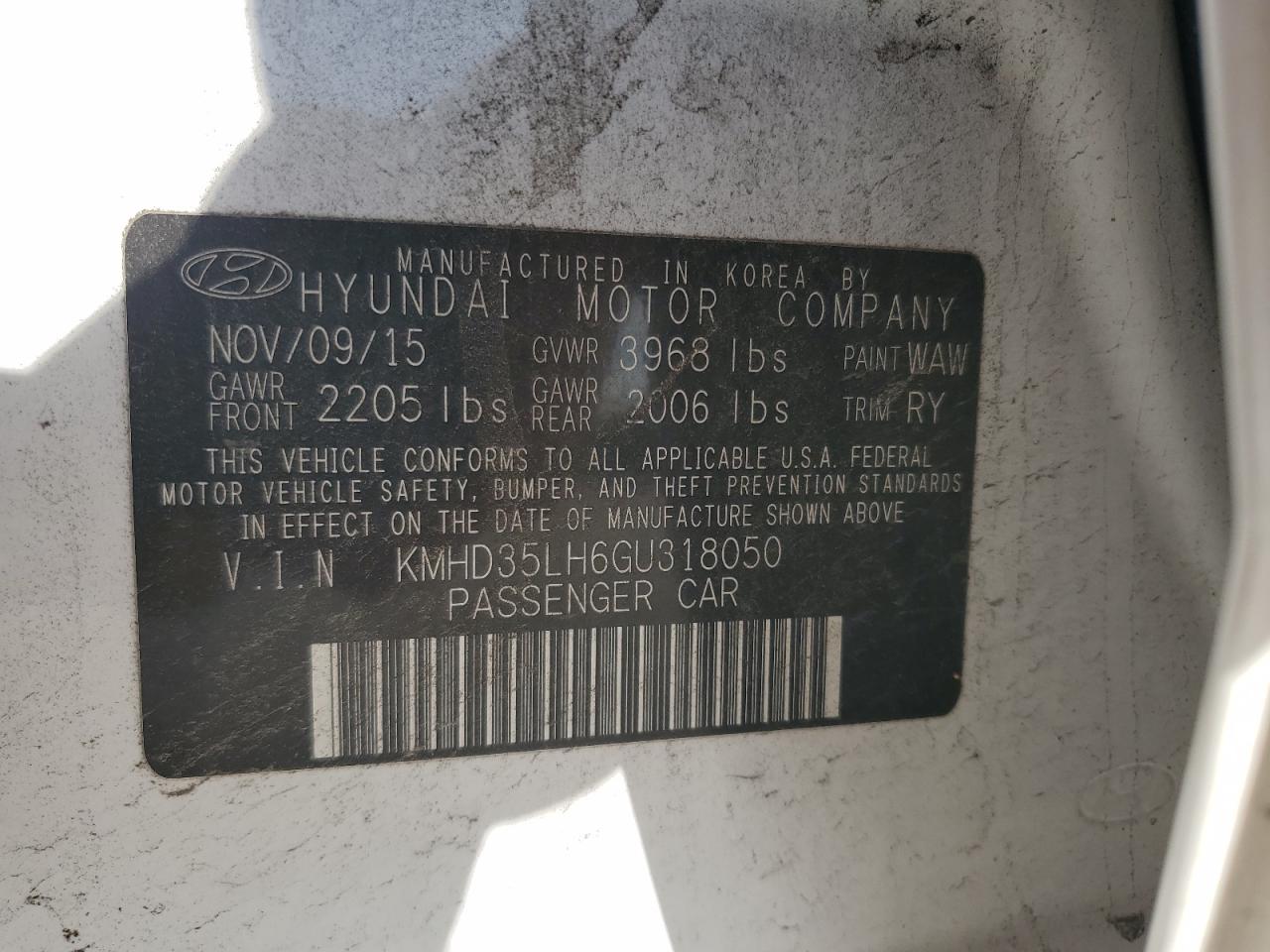 2016 Hyundai Elantra - Image 12