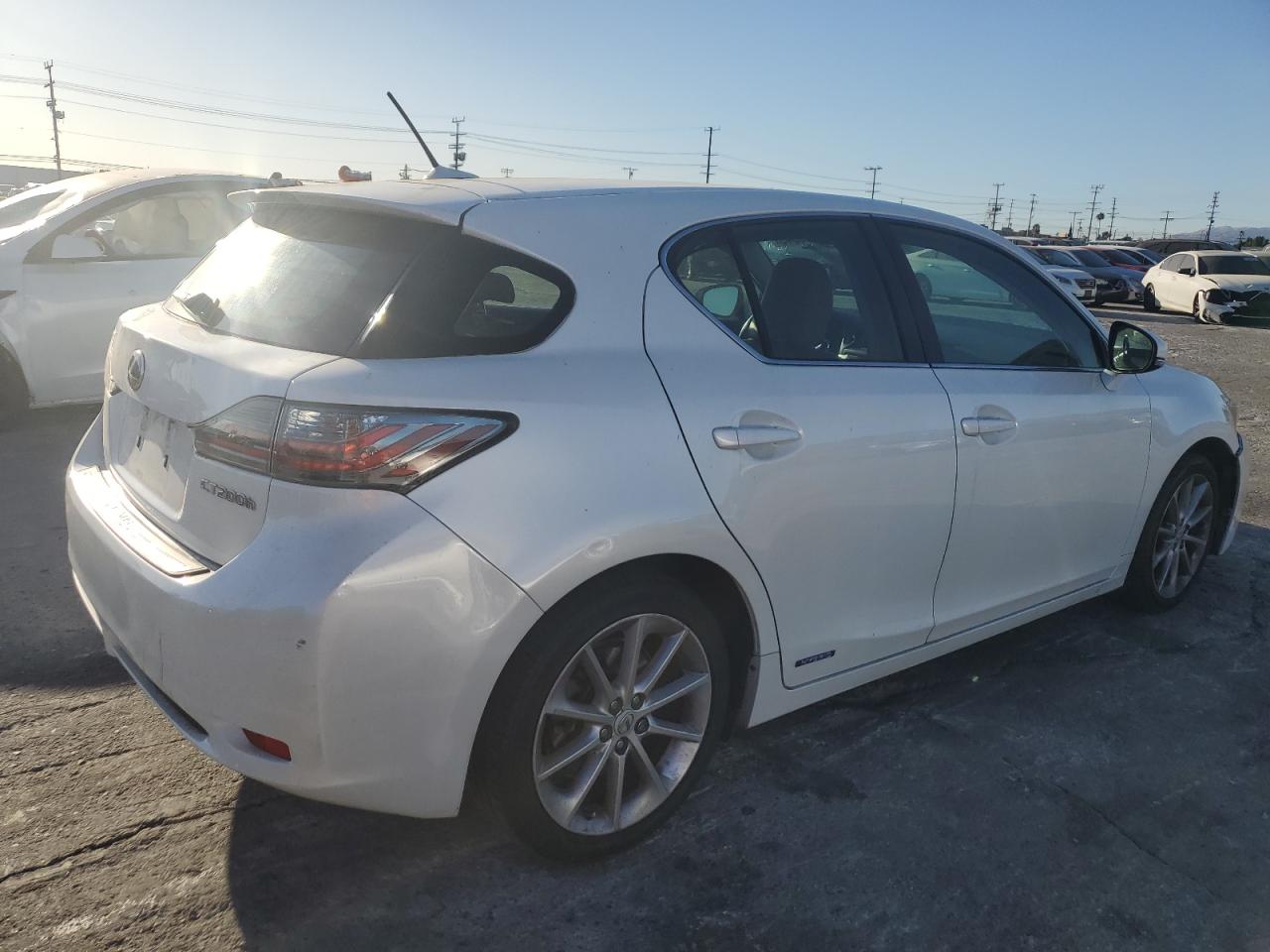 VIN JTHKD5BH1D2158725 2013 LEXUS CT 200 no.3