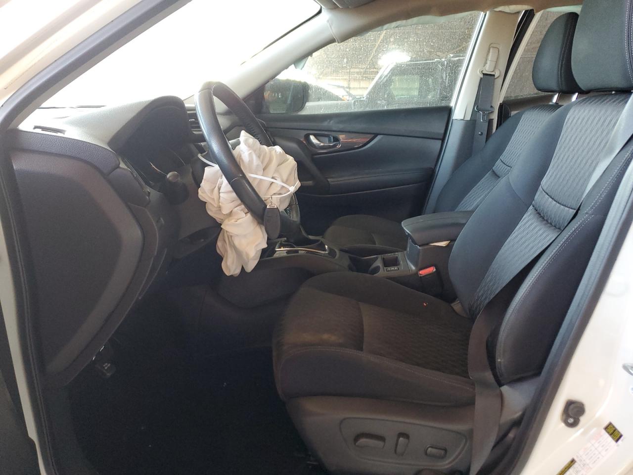 KNMAT2MT9HP585207 NISSAN ROGUE 2017