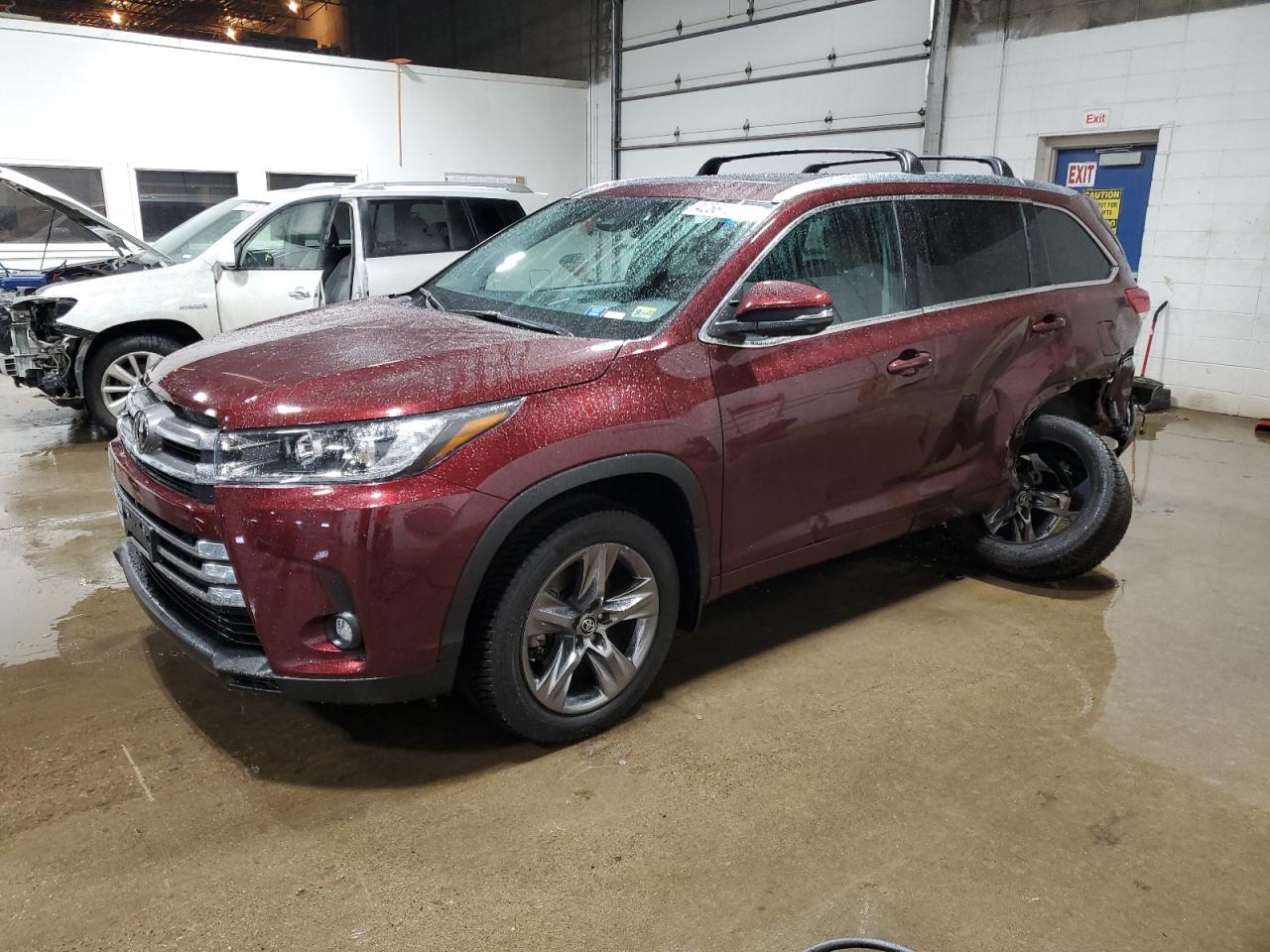 2019 Toyota Highlander - Image 1