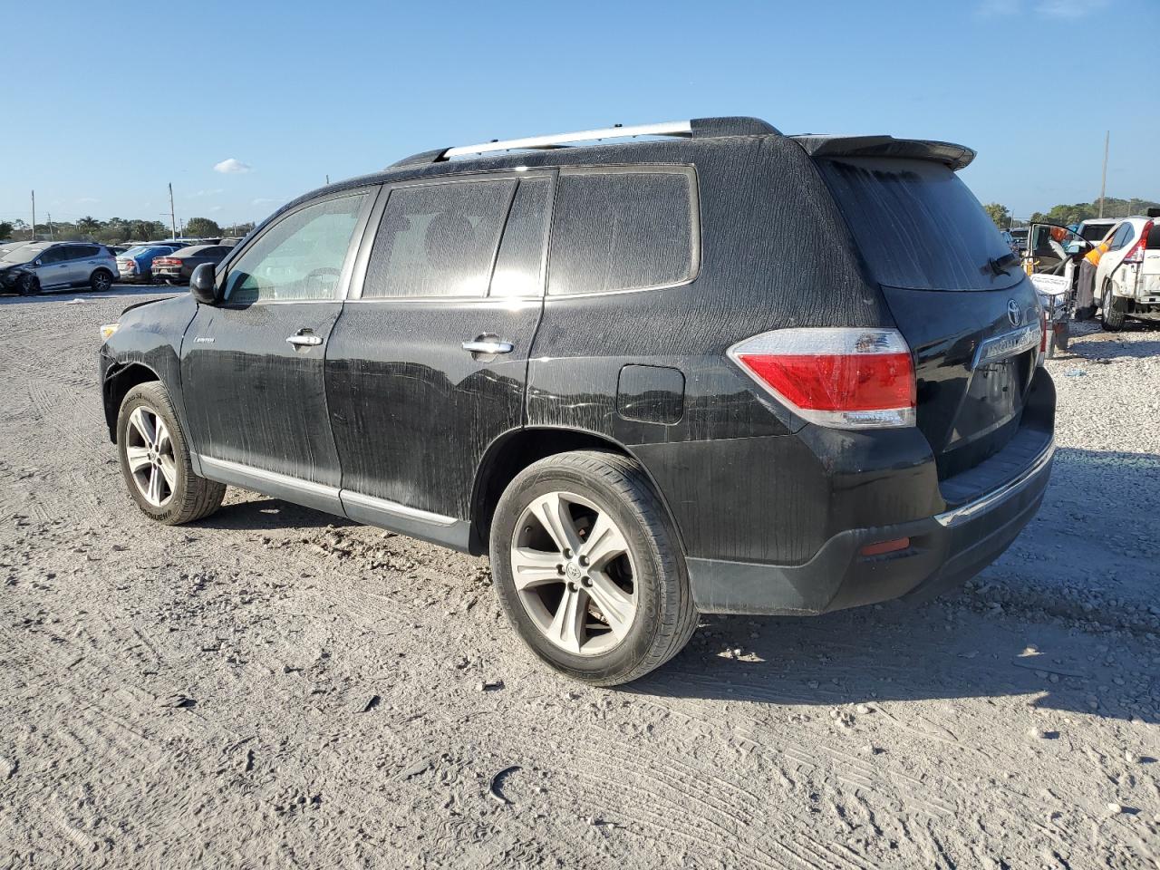 2013 Toyota Highlander - Image 2