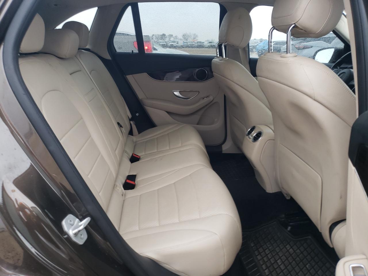 2016 Mercedes-Benz GLC - Image 11