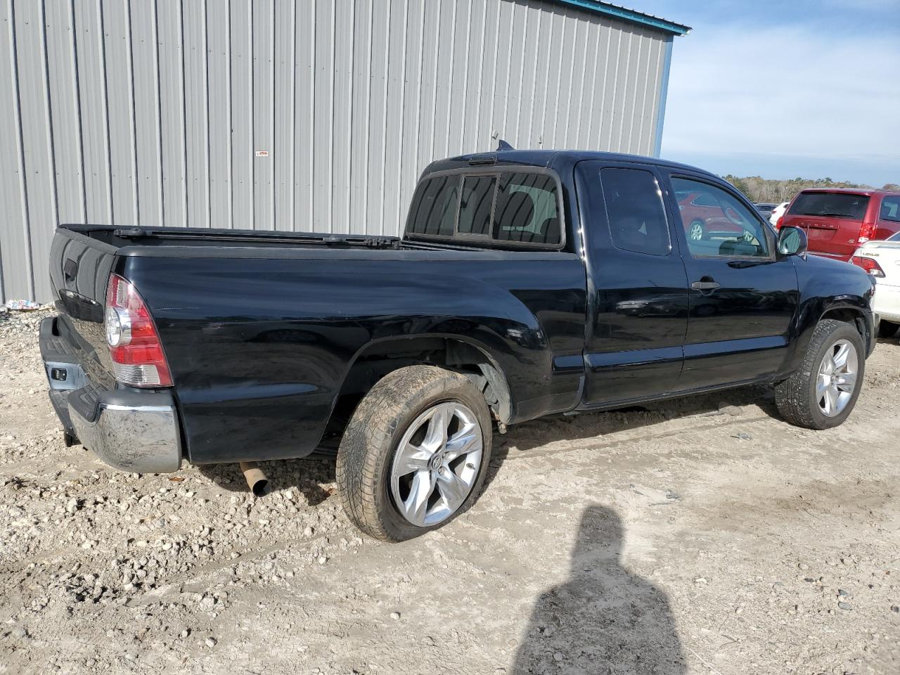 2015 Toyota Tacoma - Image 3