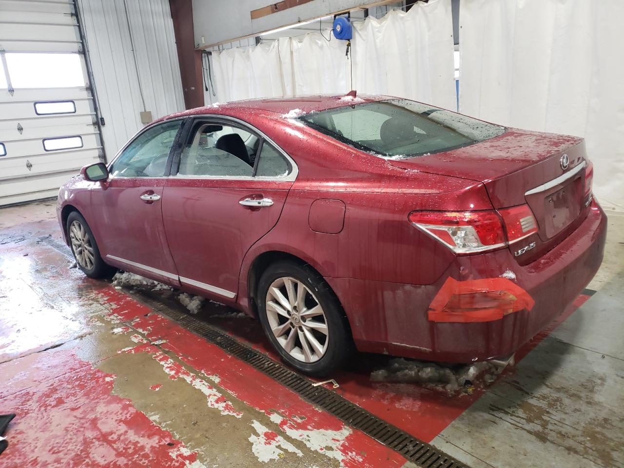 2010 Lexus ES - Image 2
