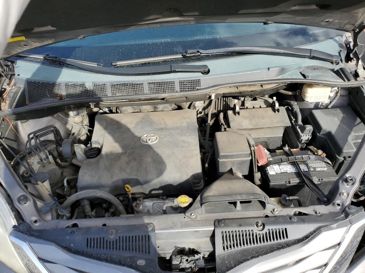 2011 Toyota Sienna - Image 12