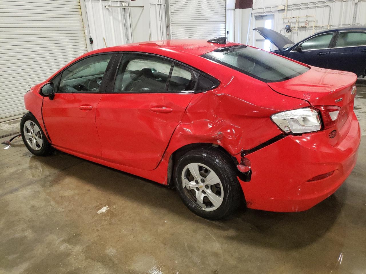 2018 Chevrolet Cruze - Image 2
