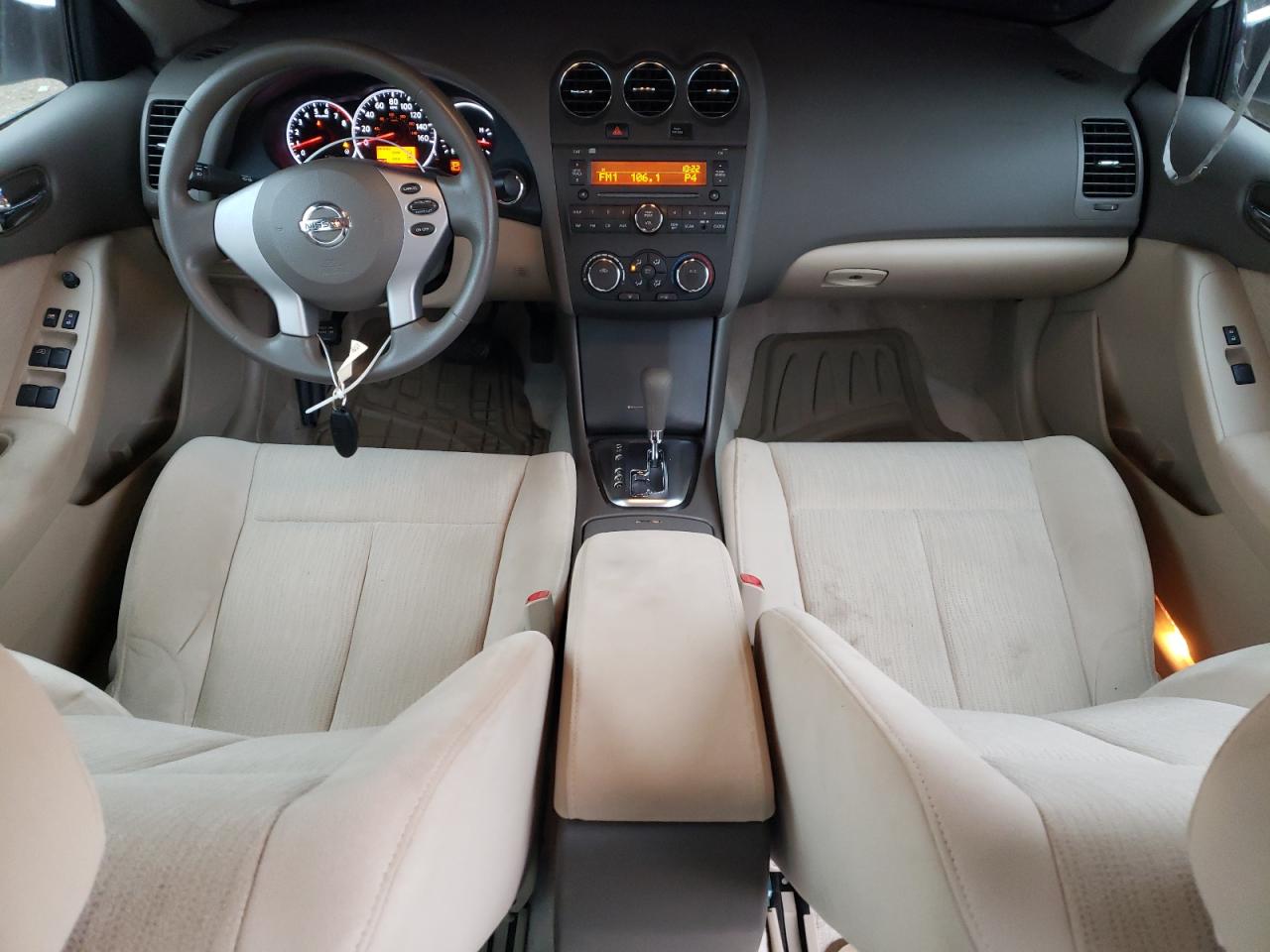 2012 Nissan Altima - Image 8