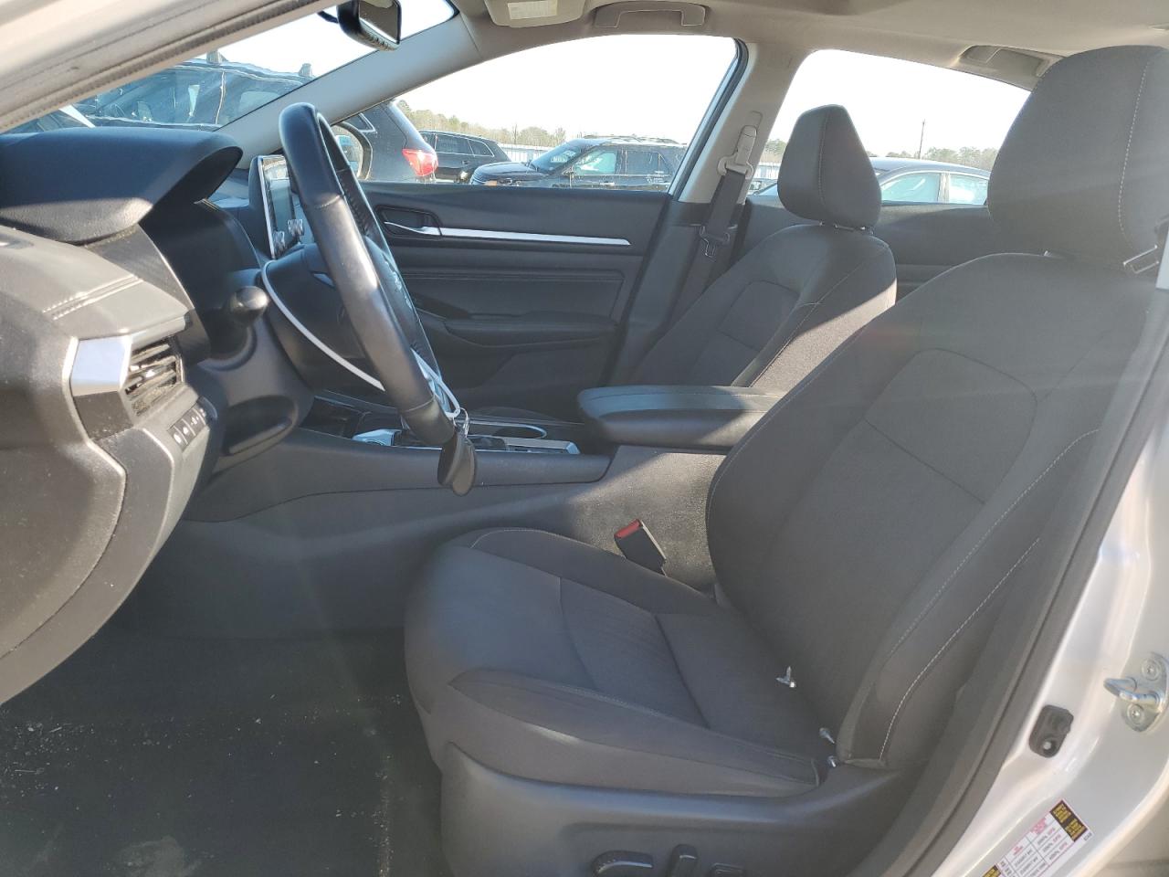 2020 Nissan Altima - Image 7