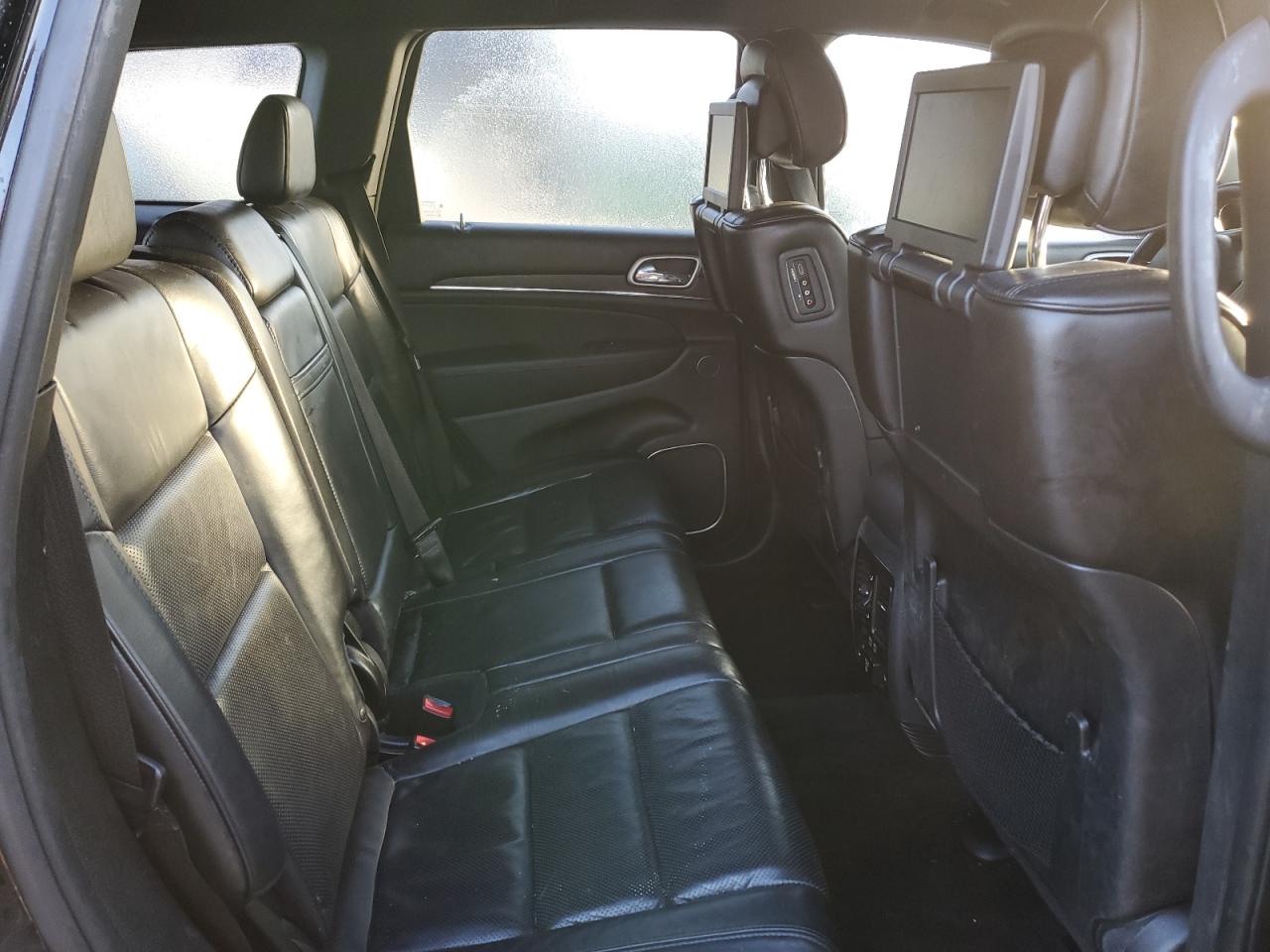 2018 Jeep Grand Cherokee - Image 11