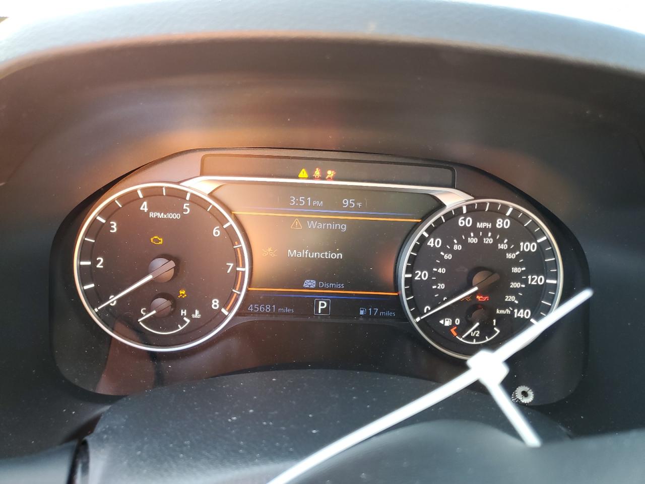 2020 Nissan Altima - Image 9