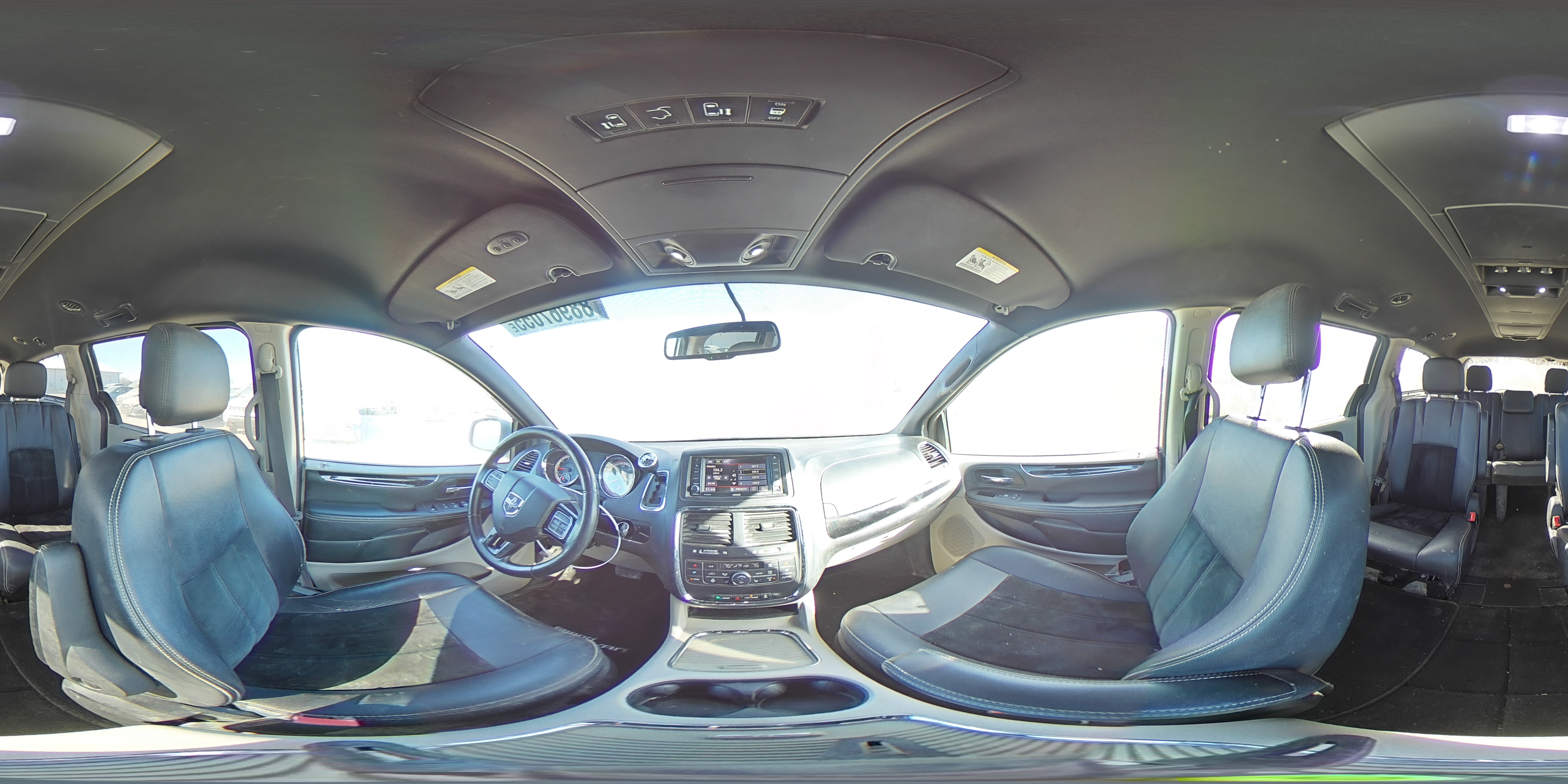 2016 Dodge Caravan - Image 14