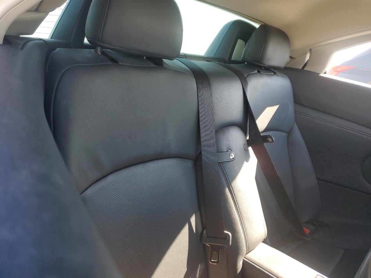 2010 Lexus IS - Image 10