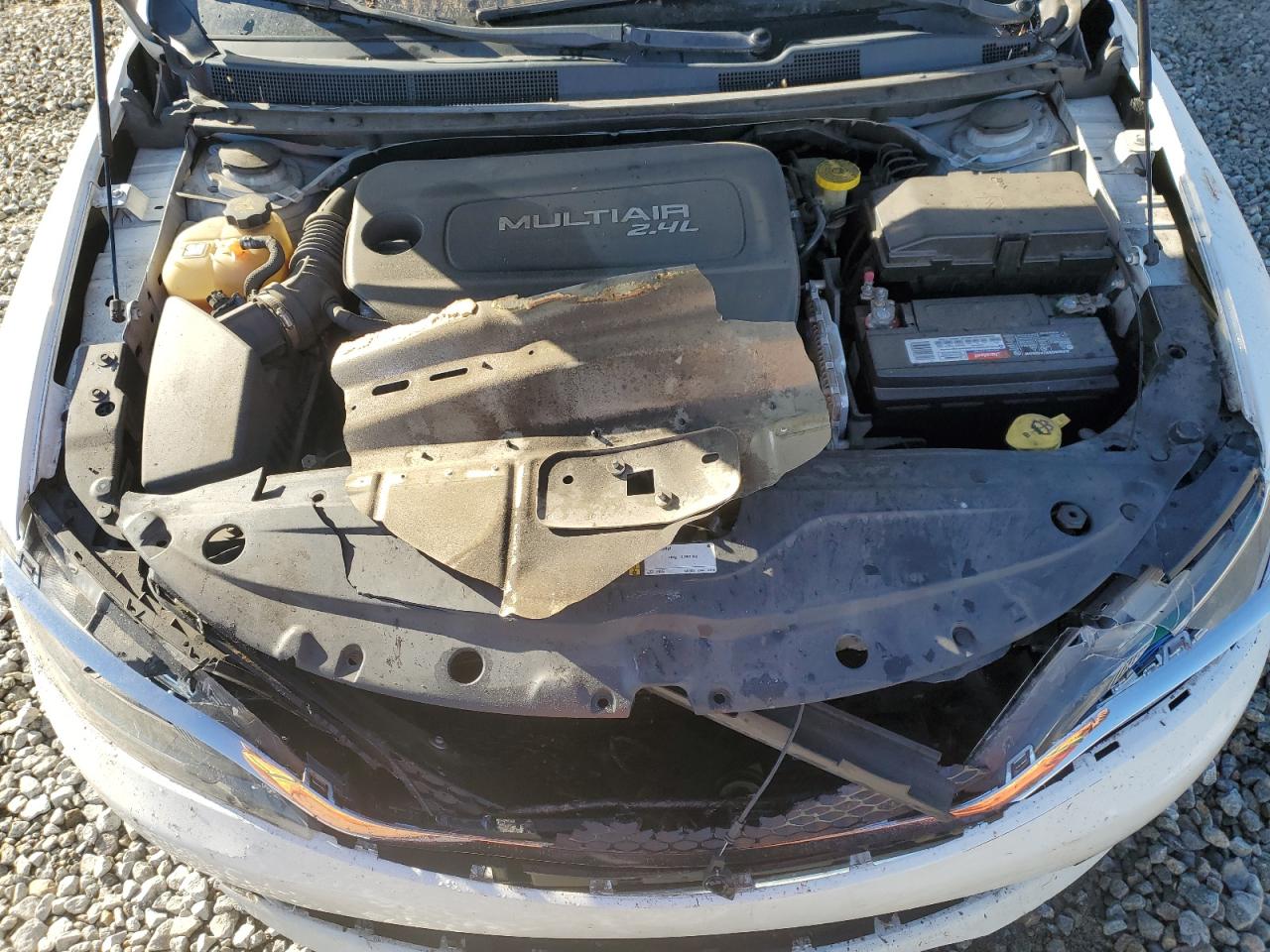 2016 Chrysler 200 - Image 11