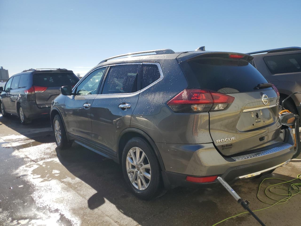 2019 Nissan Rogue - Image 2