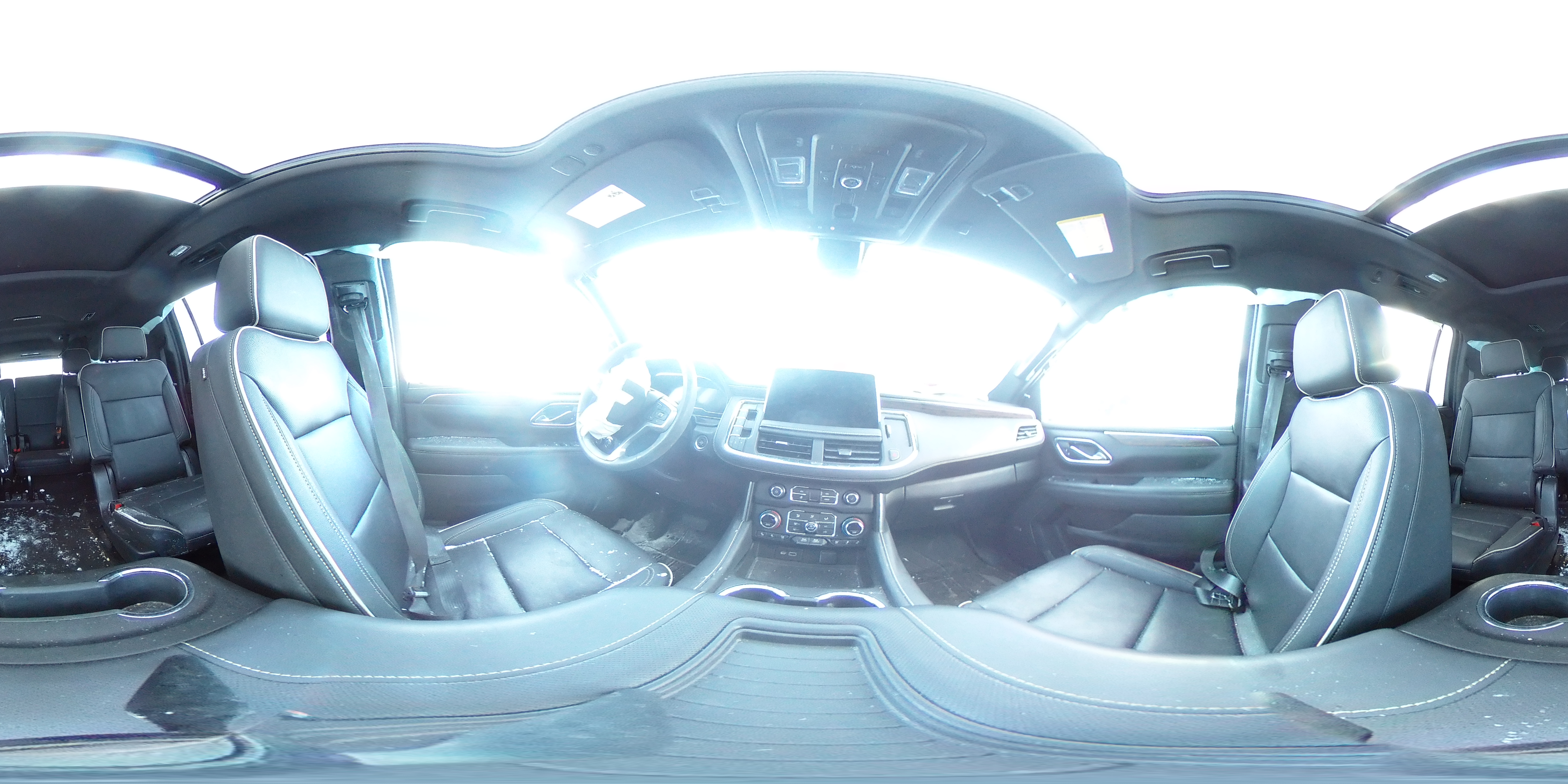 2022 Chevrolet Suburban - Image 16