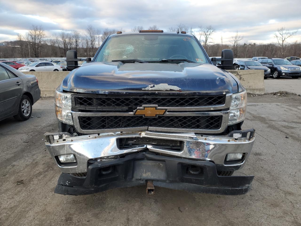 2011 Chevrolet Silverado - Image 5