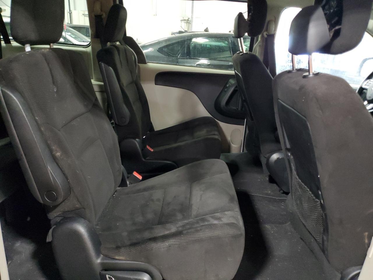 2014 Dodge Caravan - Image 11