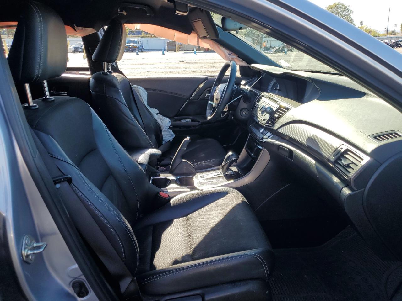 1HGCR2F57HA161826 HONDA ACCORD 2017