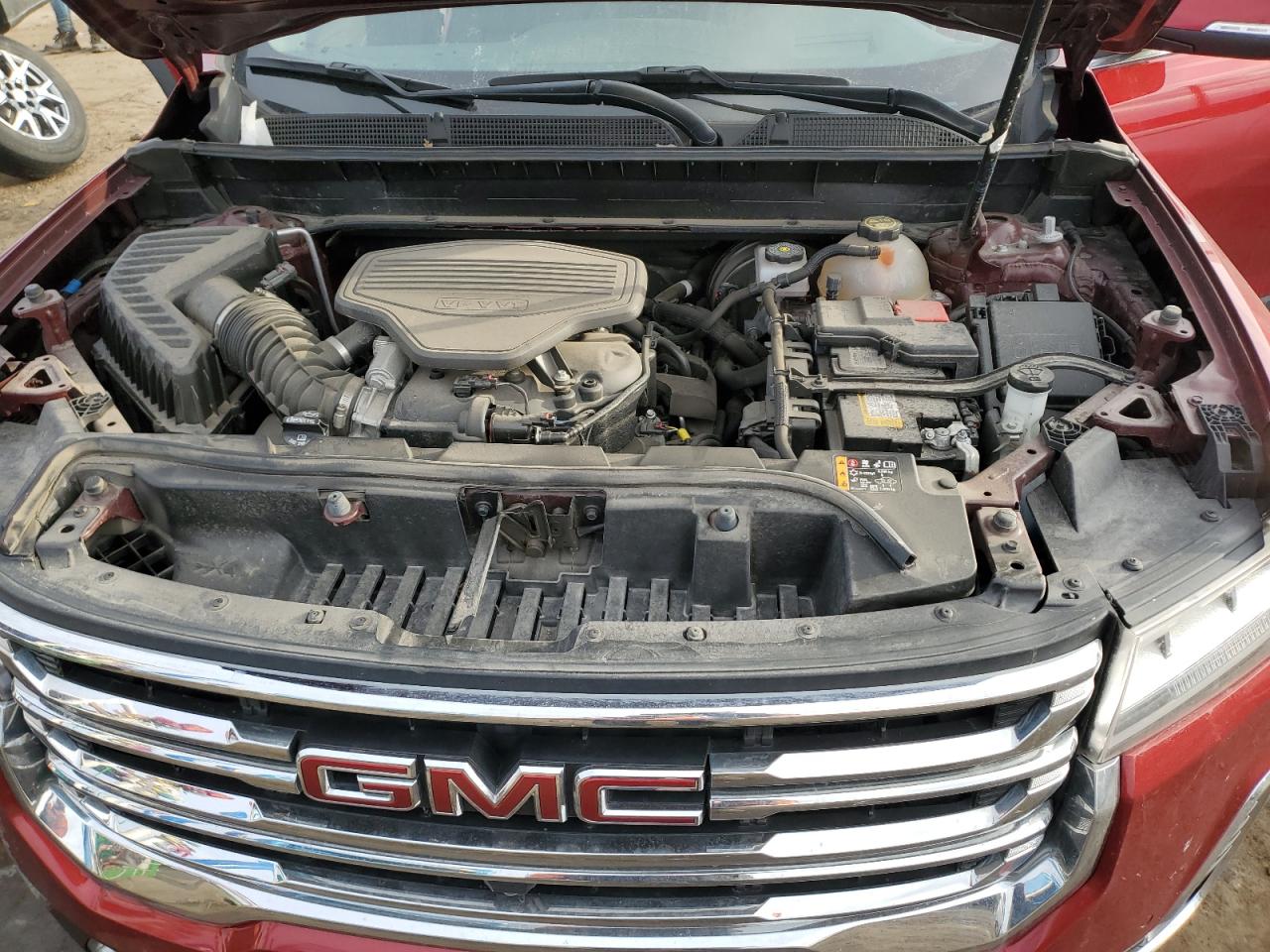 2022 GMC Acadia - Image 13