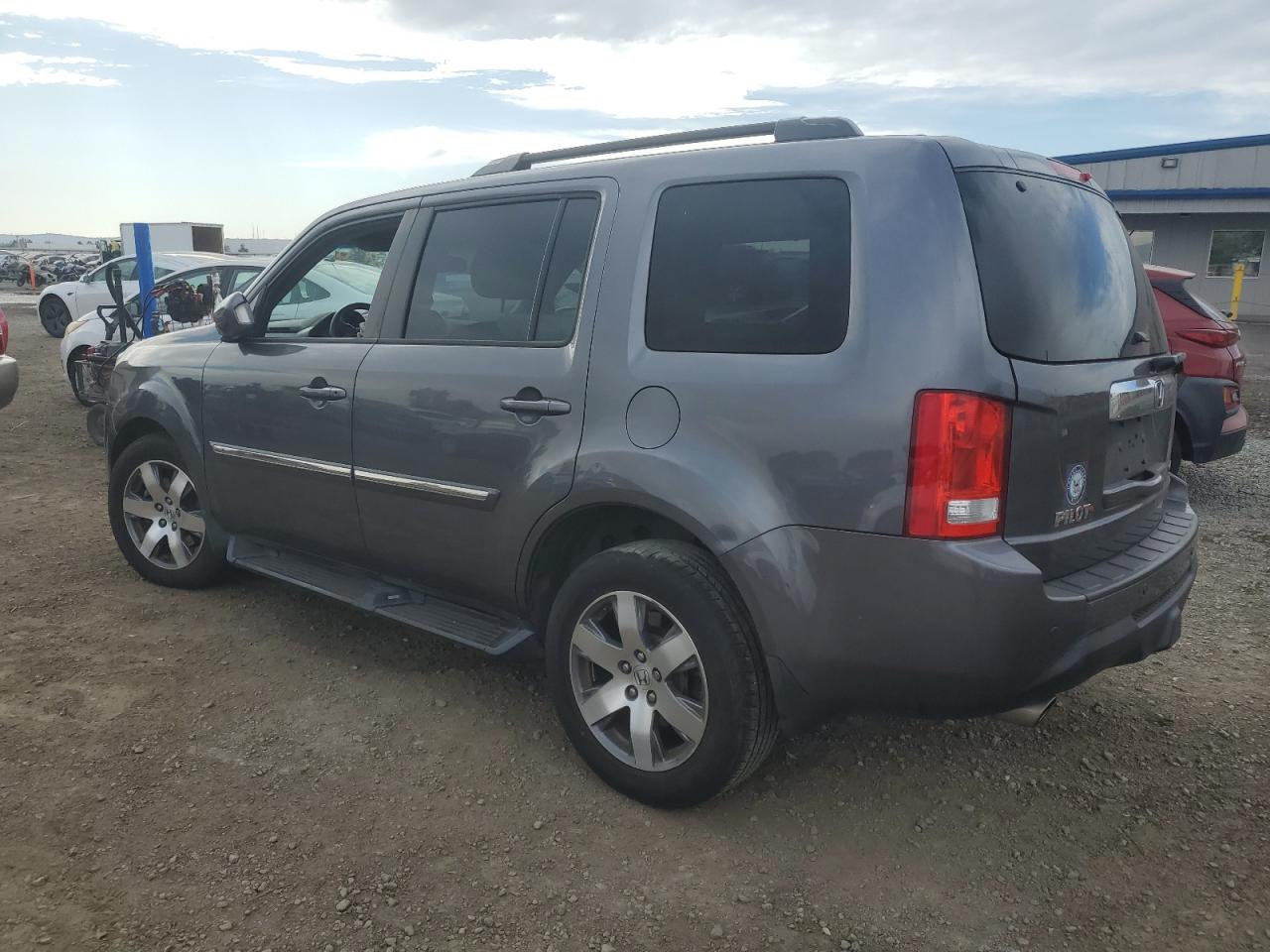 VIN 5FNYF3H99FB020019 2015 HONDA PILOT no.2