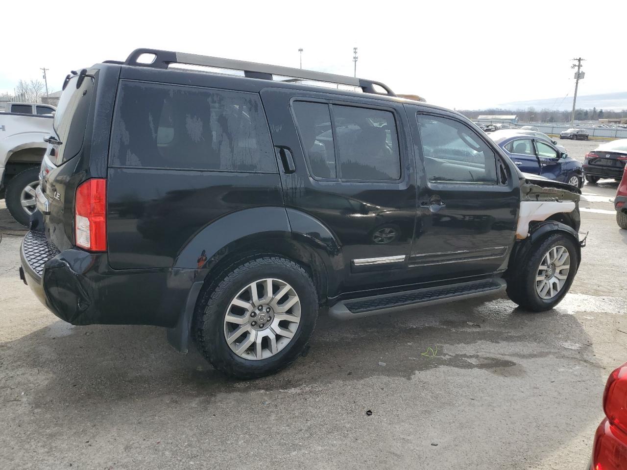 2012 Nissan Pathfinder - Image 3
