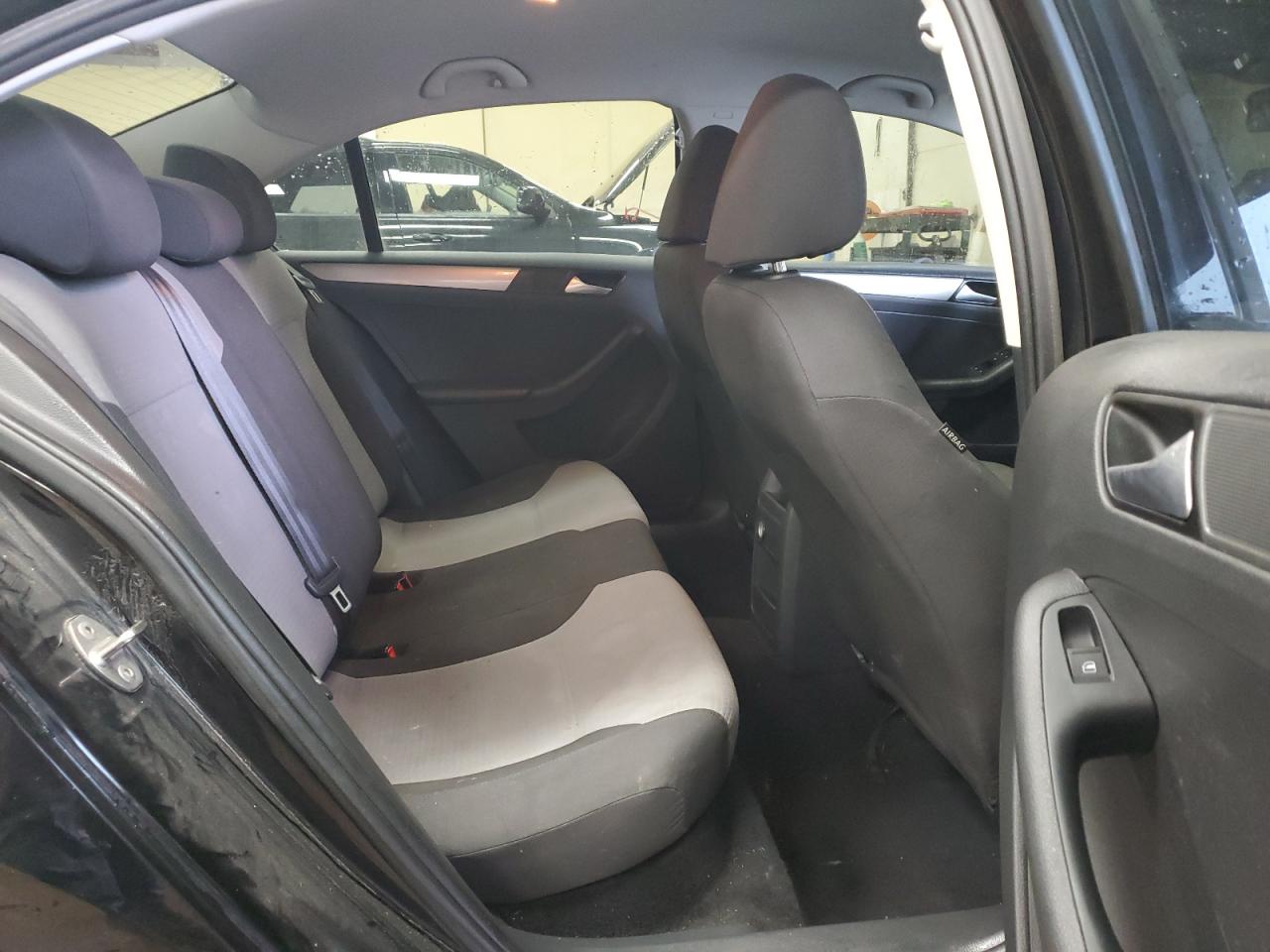 3VW2B7AJ2JM222800 VOLKSWAGEN JETTA 2018