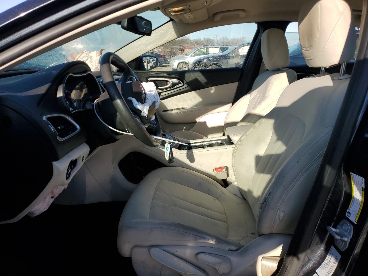 2016 Chrysler 200 - Image 7