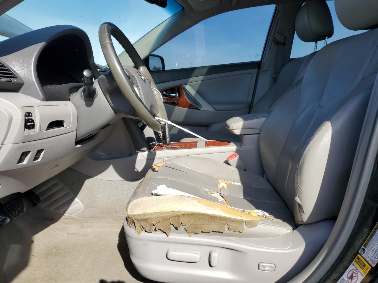 2010 Toyota Camry - Image 7