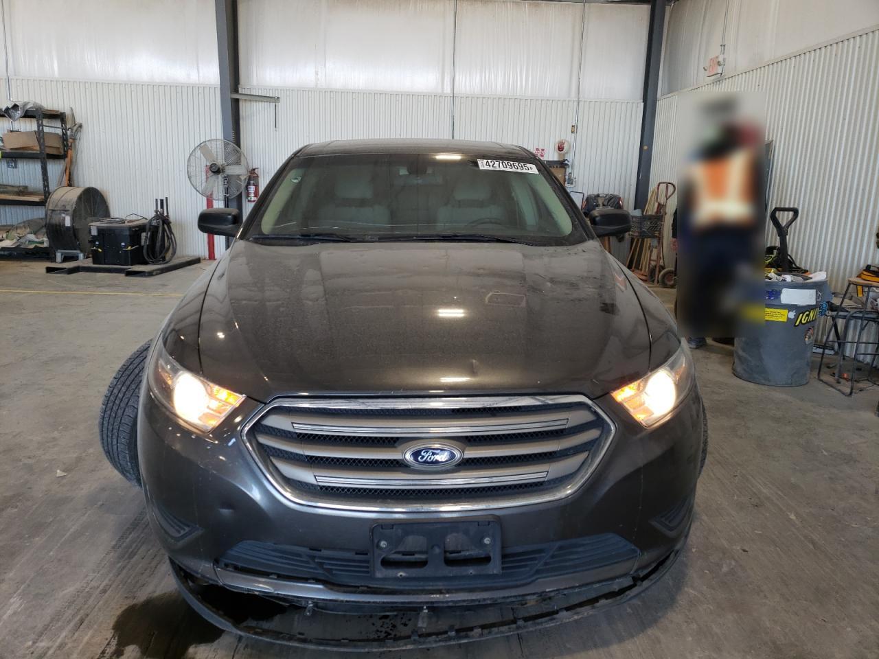 2016 Ford Taurus - Image 5
