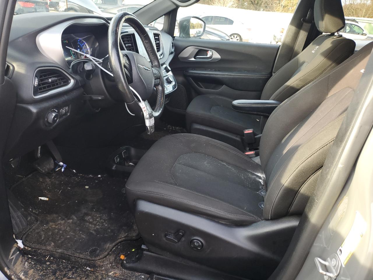 2020 Chrysler Pacifica - Image 7