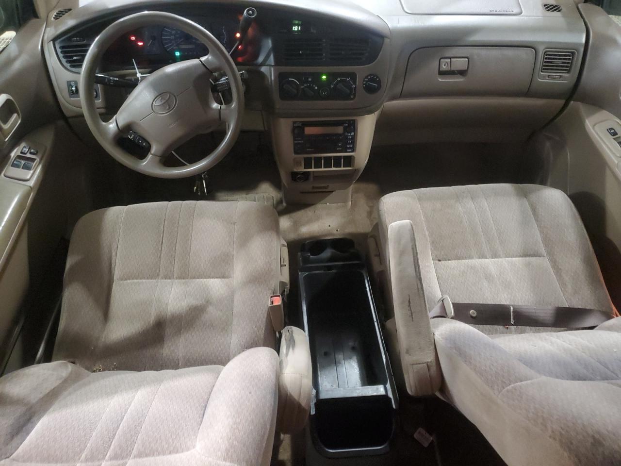2002 Toyota Sienna - Image 8