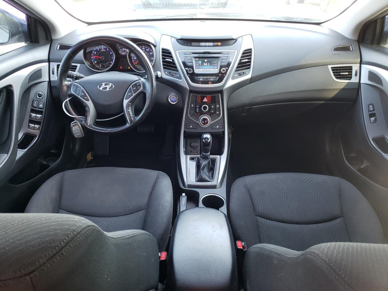 2016 Hyundai Elantra - Image 8