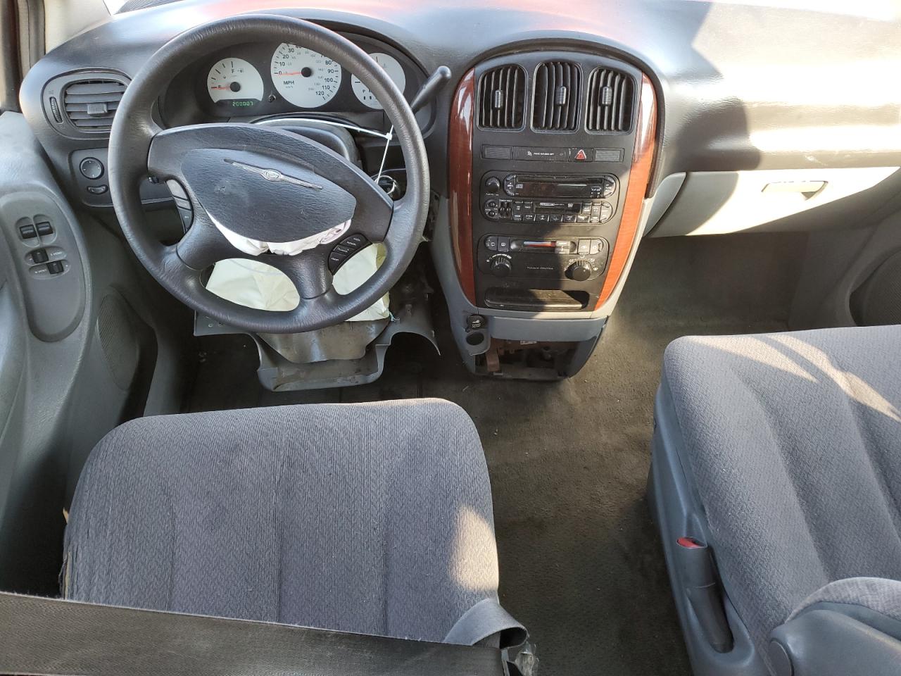 2006 Chrysler Town & Country - Image 8