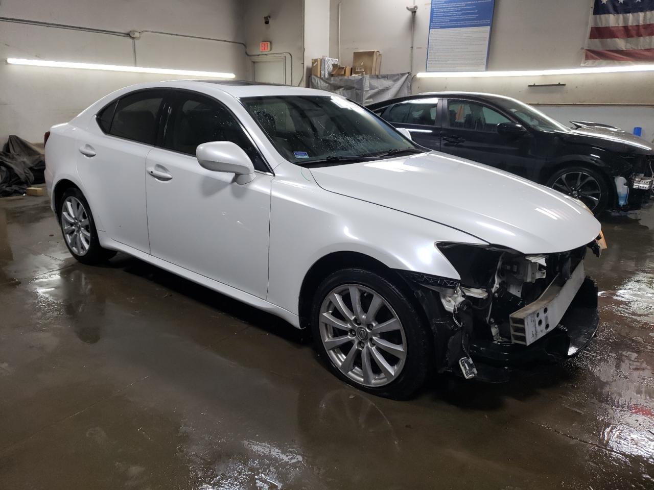 2007 Lexus IS - Image 4