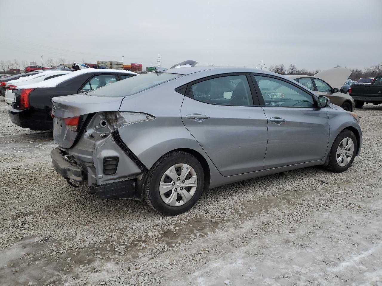 2016 Hyundai Elantra - Image 3