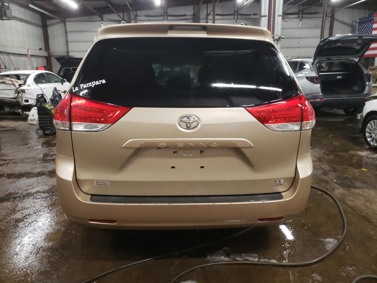 2011 Toyota Sienna - Image 6