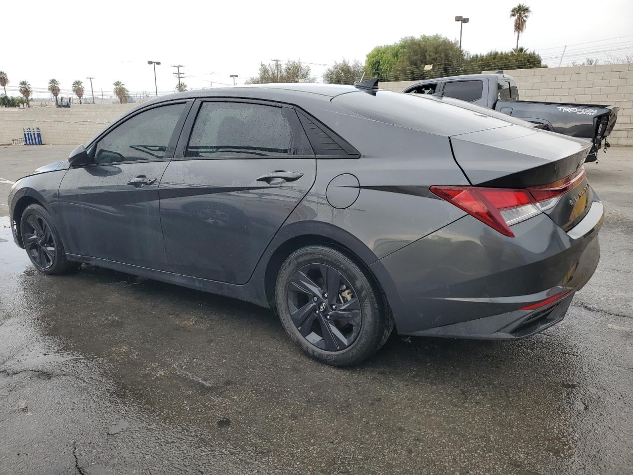 2022 Hyundai Elantra - Image 2