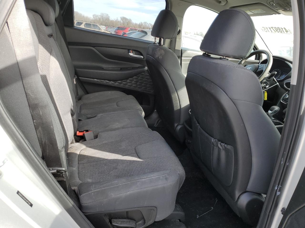 2019 Hyundai Santa Fe - Image 11