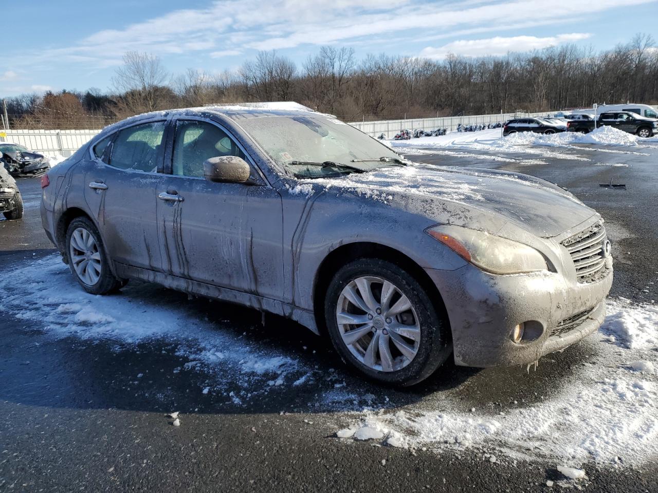 2011 Infiniti M - Image 4