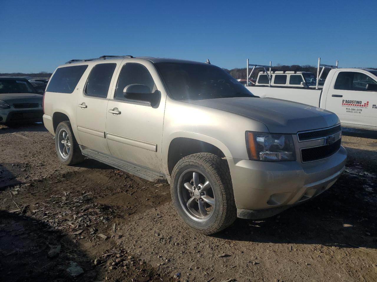 2013 Chevrolet Suburban - Image 4