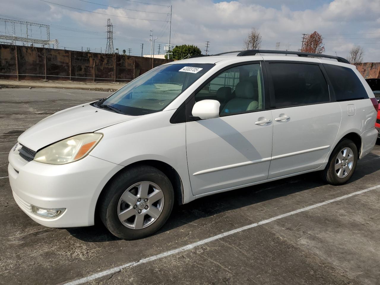 2004 Toyota Sienna - Image 1