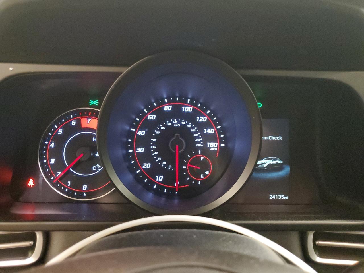 2023 Hyundai Elantra - Image 9
