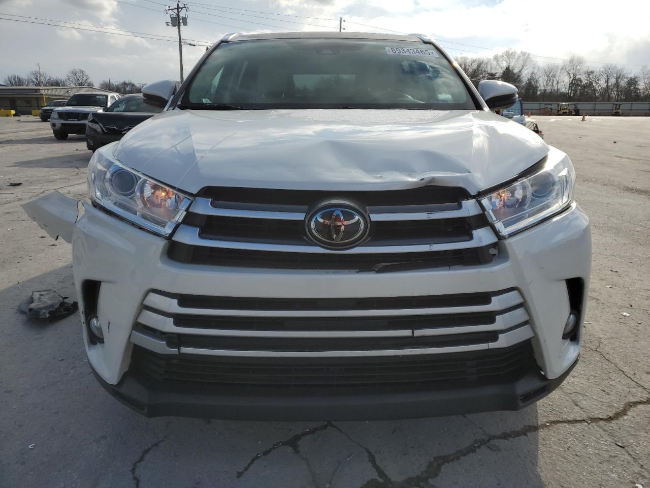 2019 Toyota Highlander - Image 5