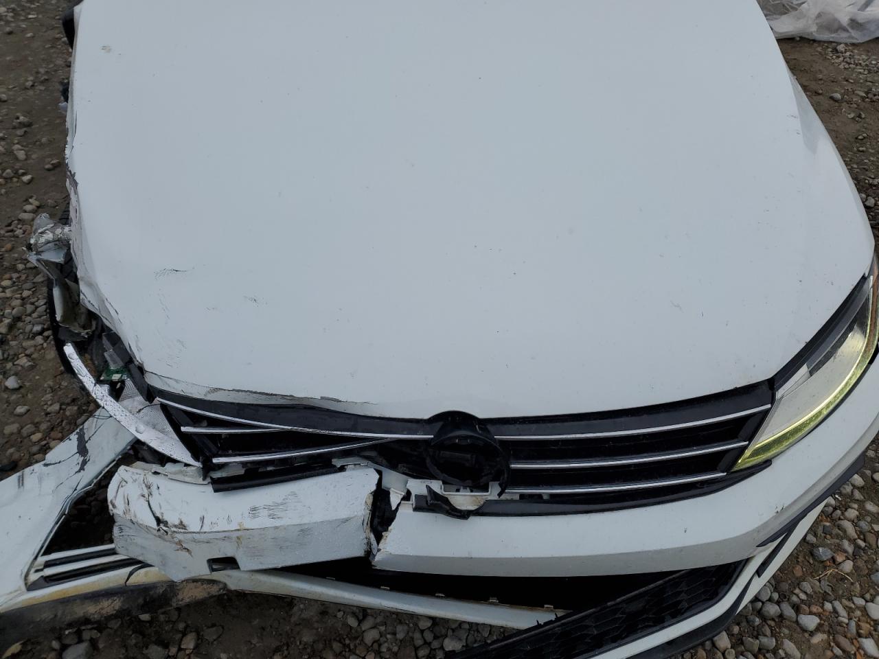 2018 Volkswagen Jetta - Image 12