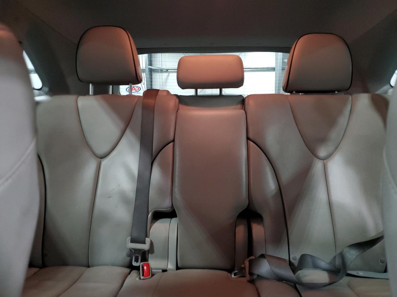 2015 Toyota Venza - Image 10