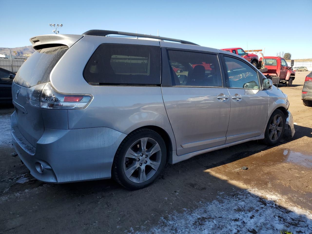 2012 Toyota Sienna - Image 3